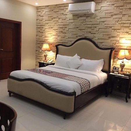 Orchards Cottage Hotel Karachi Exteriör bild