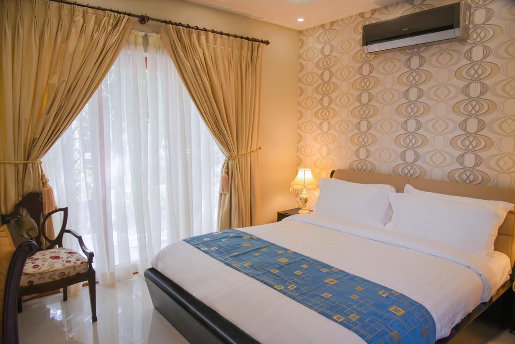 Orchards Cottage Hotel Karachi Exteriör bild