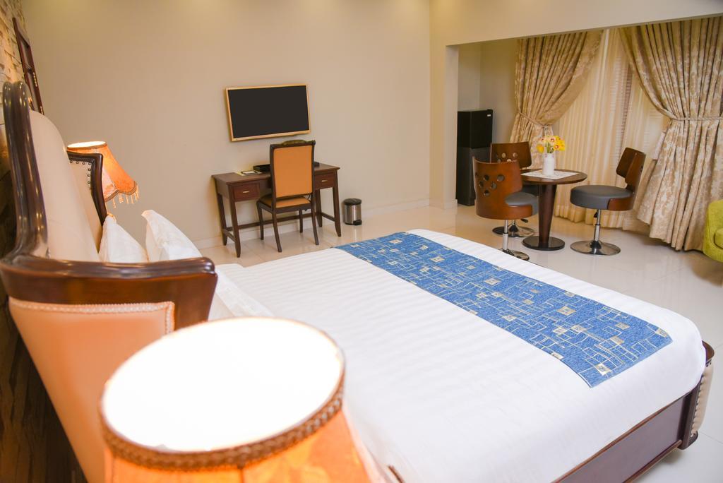 Orchards Cottage Hotel Karachi Exteriör bild