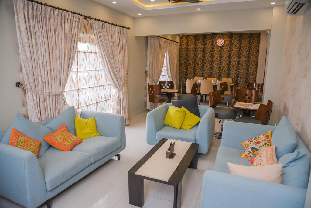Orchards Cottage Hotel Karachi Exteriör bild